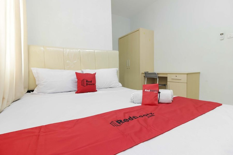 Bedroom 5, RedDoorz near Siloam Hospital Palembang, Palembang