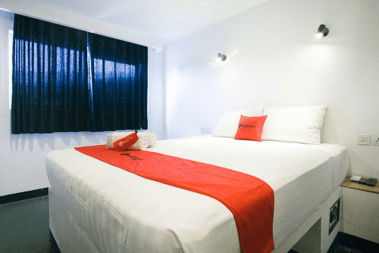 RedDoorz Premium near Senggigi Beach, Lombok