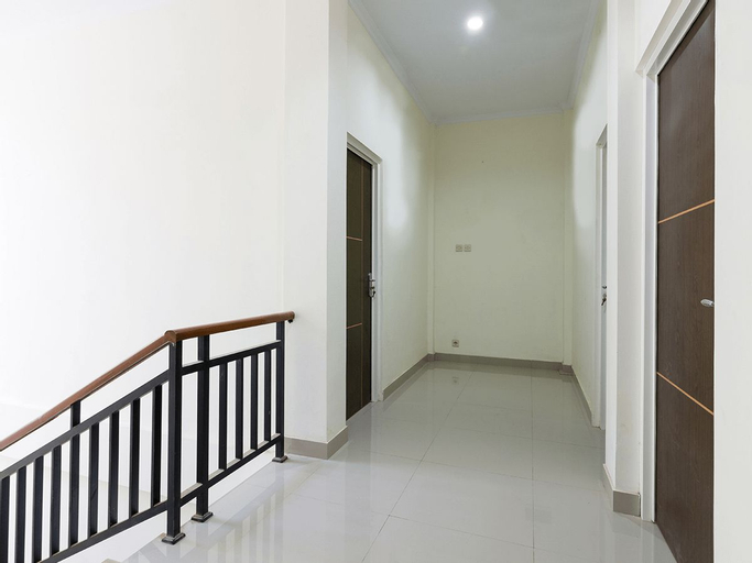 Public Area 2, OYO 1431 Travel-inn, Sleman