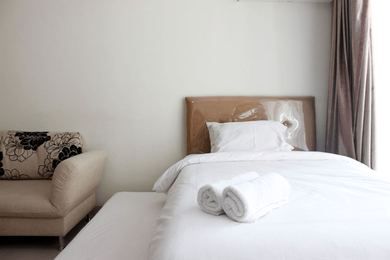 Bedroom 2, Comfortable Studio at Beverly Dago Apartment near ITB By Travelio, Bandung