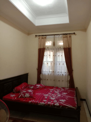 Bedroom 2, Lestary Homestay, Malang