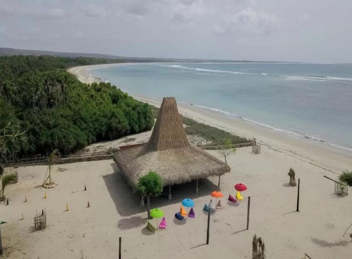 Costa Beach Resort & Club, Sumba Timur