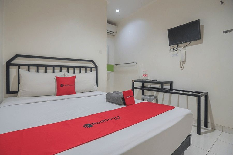 RedDoorz near Nagoya Citywalk Batam 2, Batam