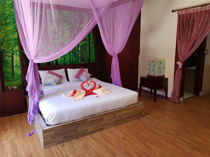 Bedroom 24