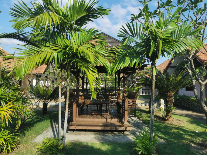 Thai Crystal Resident, Si Racha