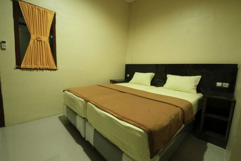 Bedroom 2, Hotel Grand Royal, Pemalang