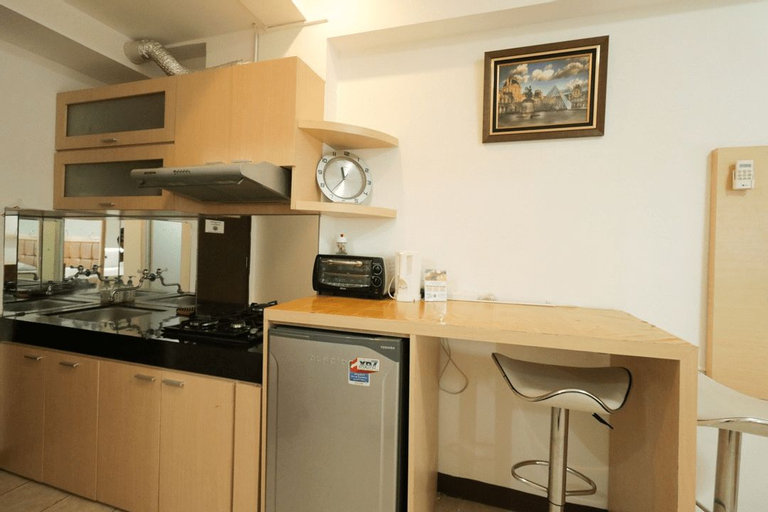 Dining Room 4, Apartment The Suites Metro By Edy Property, Bandung