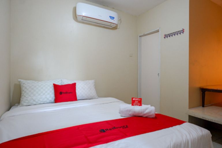 Bedroom 1, RedDoorz near Ahmad Yani Monument Park Kudus, Kudus