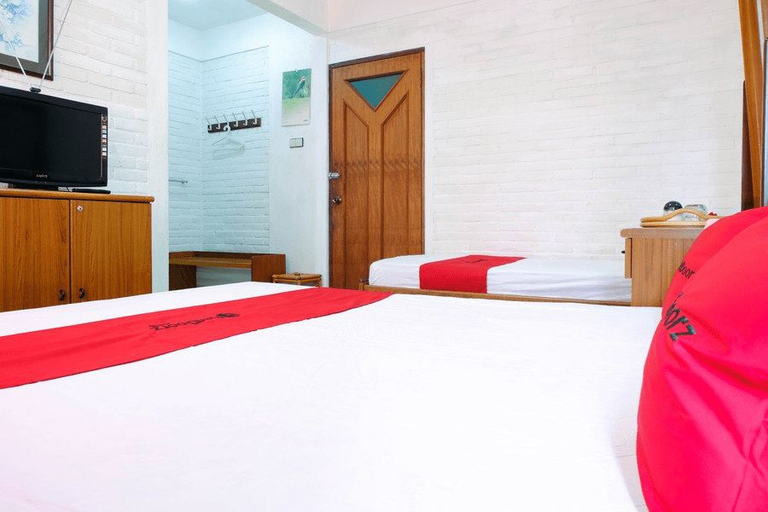 Bedroom 3, RedDoorz Syariah near Kopeng Treetop Adventure, Semarang