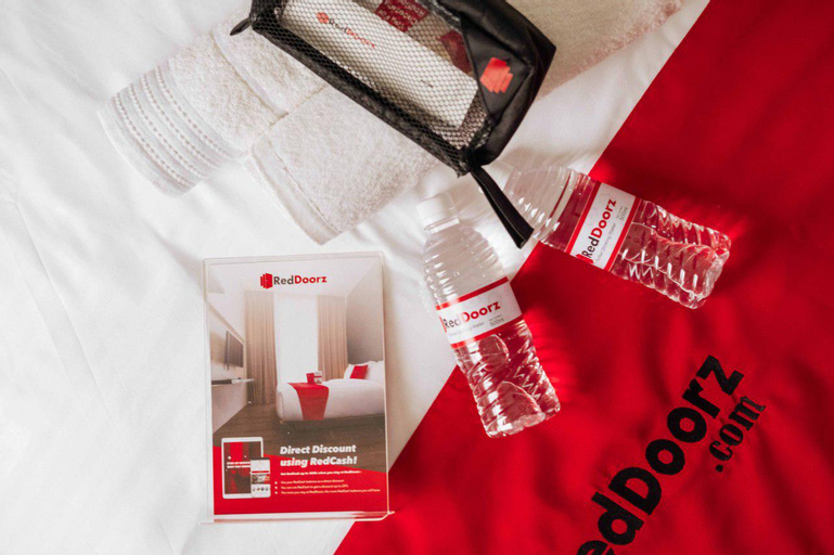 RedDoorz Plus near Deli Park Mall Medan, Medan