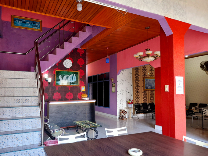 Public Area 5, Hotel Rosichan Bau Bau Mitra RedDoorz, Bau-Bau