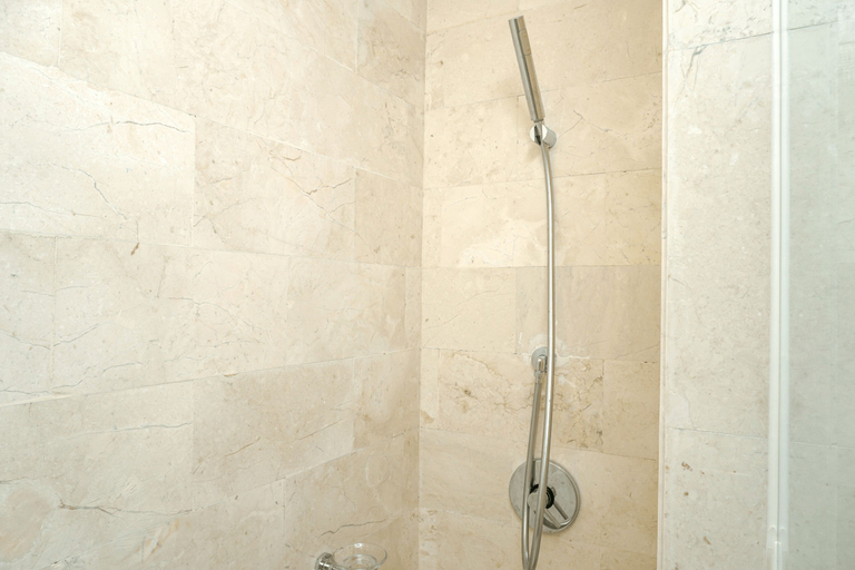 Bathroom 5, Cozy 2BR @ The Masterpiece Condominium Epicentrum Apartment By Travelio, Jakarta Selatan