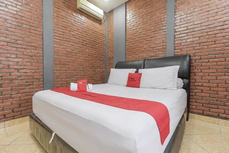 Bedroom 4, RedDoorz Plus Syariah @ Ampera Raya, Jakarta Selatan