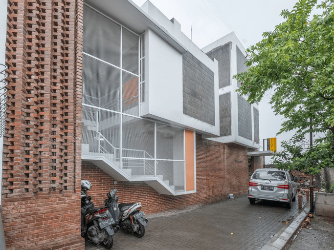 SPOT ON 2190 Alamanda 7 Syariah, Bandung