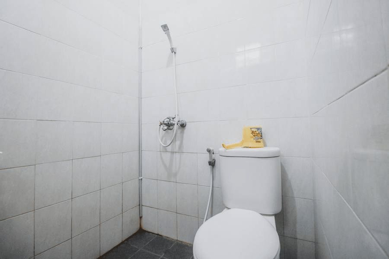 RedDoorz Plus @ Jalan Parangtritis 2, Bantul