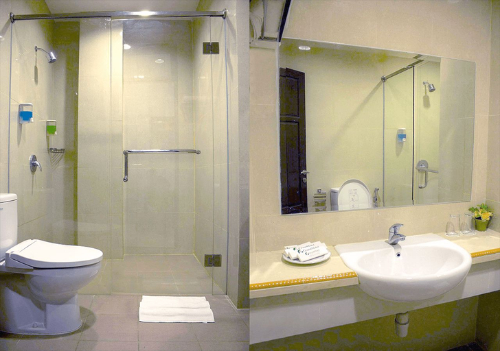 Bathroom, Grand Hotel Sampit, East Kotawaringin