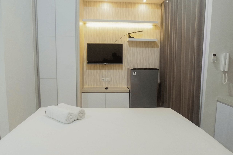 Bedroom 2, Minimalist Studio Apartment at Taman Melati By Travelio, Surabaya