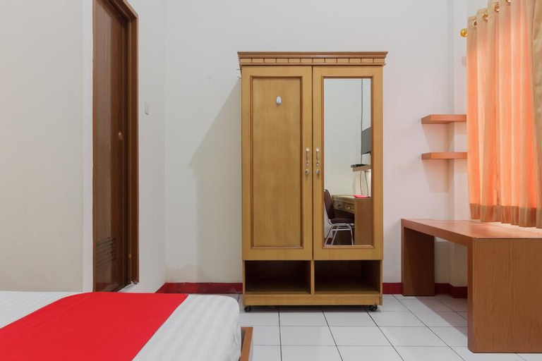 Bedroom 4, KoolKost Syariah near Ayani Mega Mall Pontianak, Pontianak