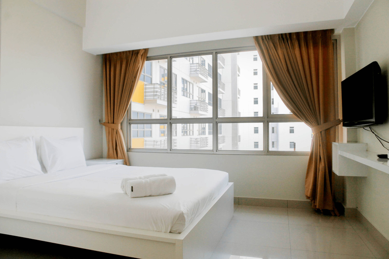 Bedroom 3, Homey Studio at Springlake Summarecon Bekasi Apartment By Travelio, Bekasi