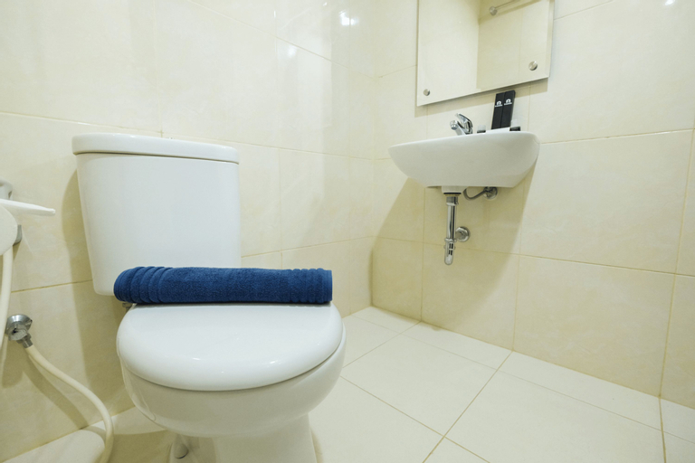 Bedroom 5, Cozy Studio with City View at Elvis Tower Apartment By Travelio, Cikarang