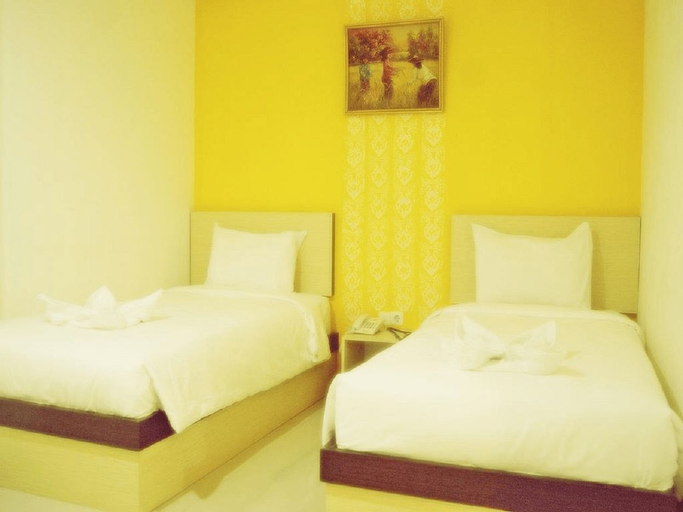 Bedroom 4, Leos Hotel, Tomohon