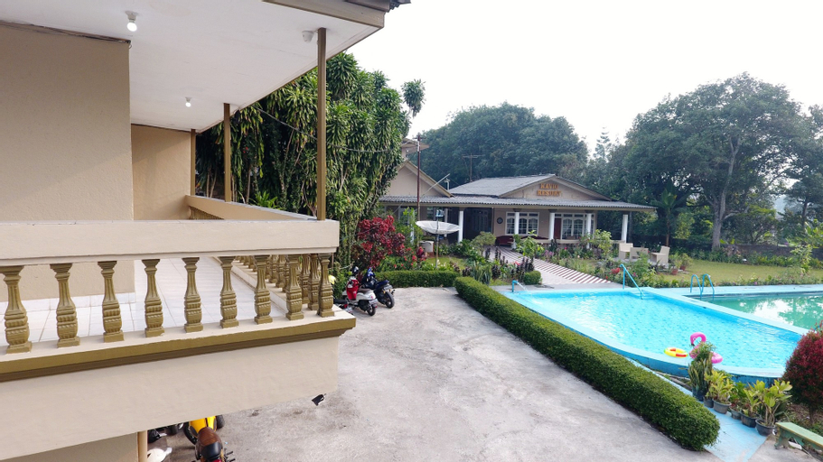 Residences by RedDoorz near Taman Safari, Bogor