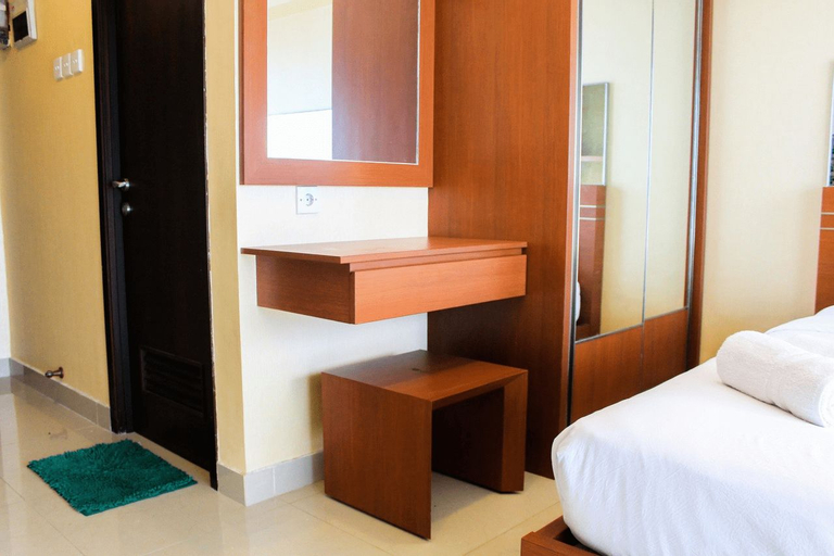 Fully Furnished Studio Apartment at Tamansari The Hive By Travelio, East Jakarta