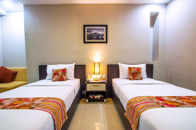 Bedroom 4, Daima Hotel Padang, Padang