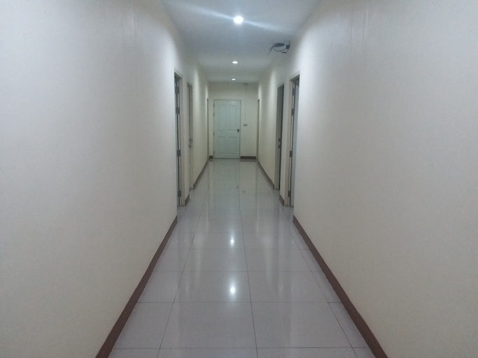 Public Area 5, Chawalee Place, Sung Noen