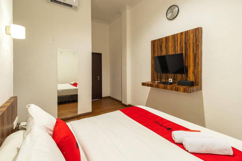 RedDoorz near RS Royal Prima Medan 2, Medan