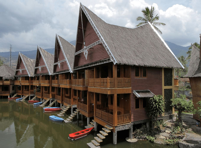Exterior & Views 26