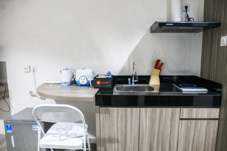 Others 4, Comfy Studio Room Bintaro Icon Apartment By Travelio, South Tangerang