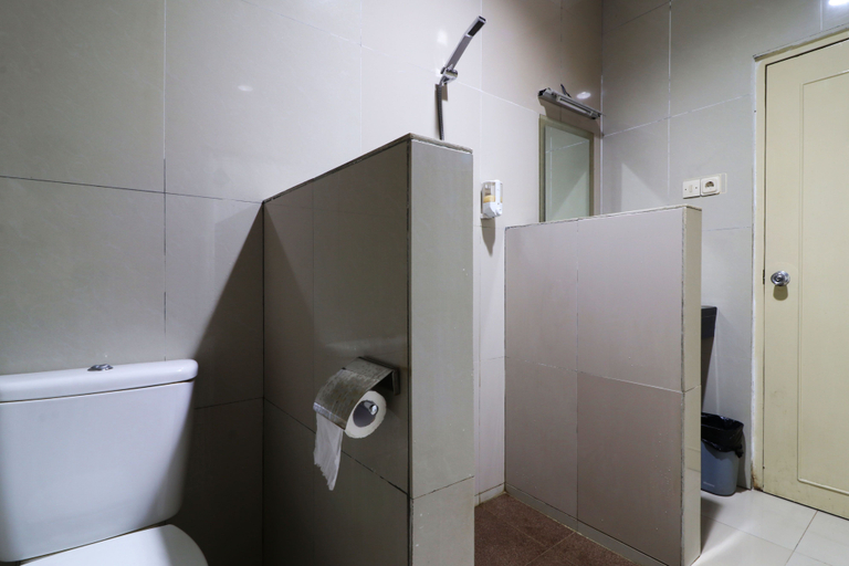 Bathroom 3, Hotel Sampaga, Banjarmasin
