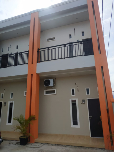 Exterior & Views 2, Nietsa Guest House Palu Mitra RedDoorz, Palu