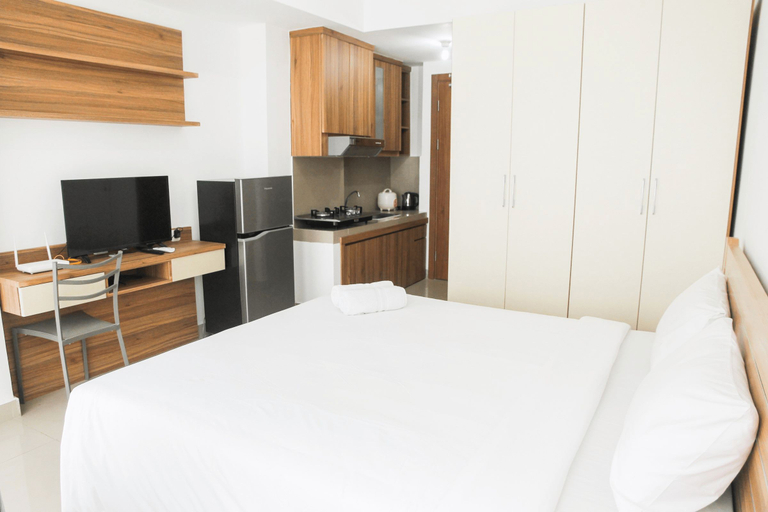 Bedroom 4, Modern Style Studio at The Nest Puri Apartment By Travelio, Tangerang