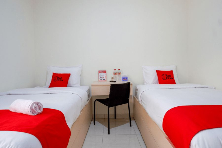 Bedroom 5, RedDoorz near Alun Alun Kudus 2, Kudus