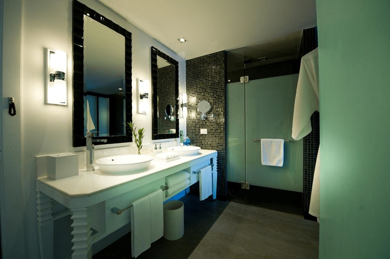 Bathroom 4, Wave Hotel Pattaya, Pattaya
