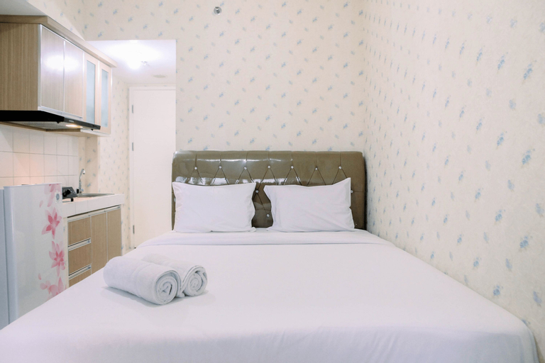 Bedroom 2, Cozy Stay Studio at Springlake Summarecon Bekasi Apartment By Travelio, Bekasi