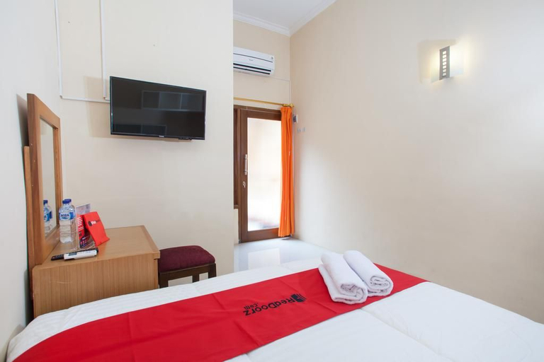Bedroom 5, RedDoorz Syariah near UNTAG Banyuwangi, Banyuwangi