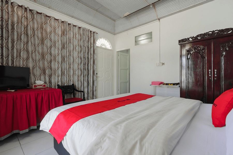 Bedroom 5, RedDoorz Syariah near Universitas Negeri Padang, Padang