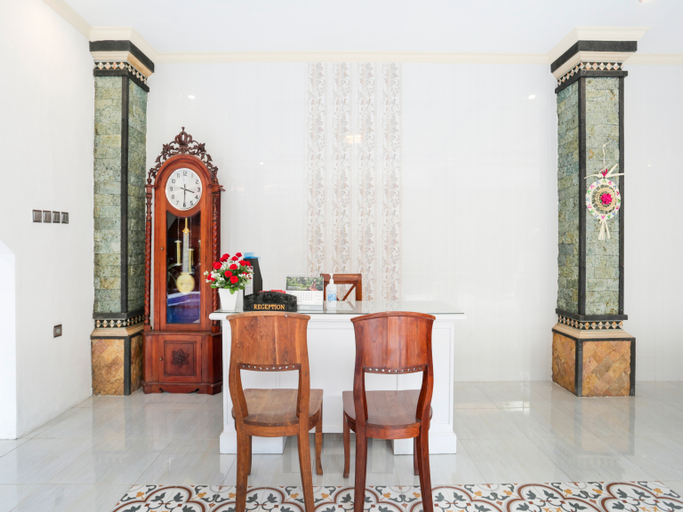 Public Area 3, OYO 4003 Ceria Guesthouse Seminyak, Badung