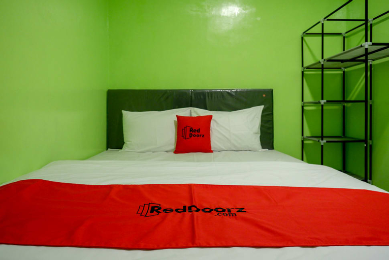 Bedroom 4, RedDoorz @ Jalan Gatot Subroto Semarang, Semarang