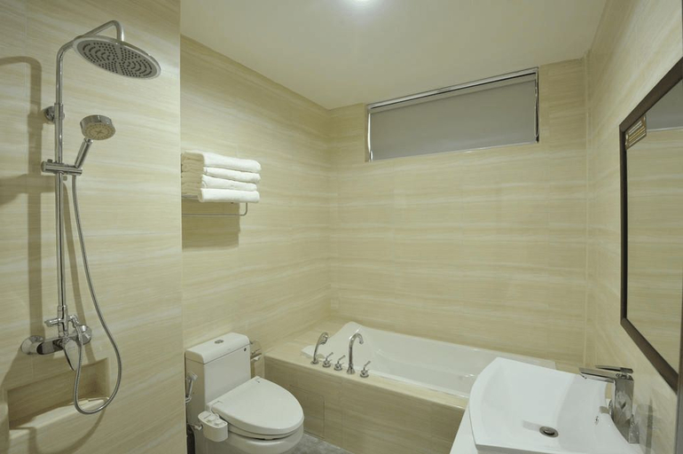 Bathroom 5, Hallmark Regency Hotel Johor Bahru, Johor Bahru
