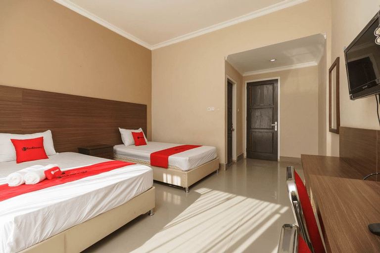 Bedroom 3, RedDoorz Syariah @ Hotel Putri Gading Bengkulu, Bengkulu