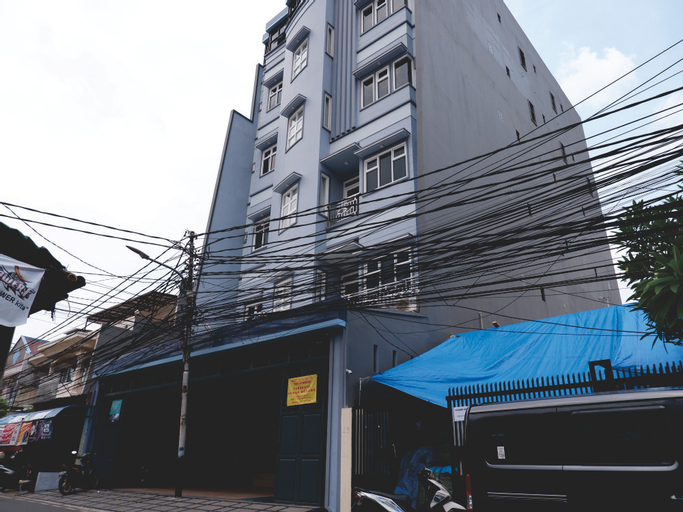 Exterior & Views 17