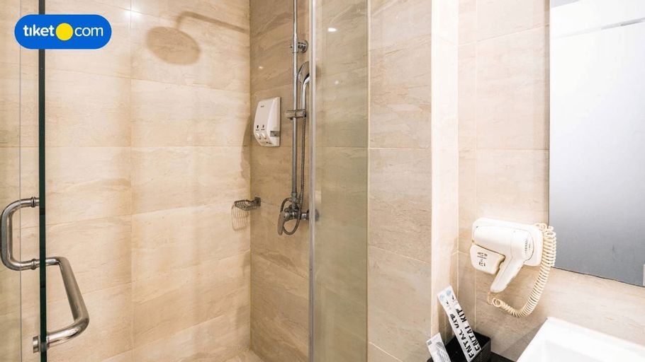 Bathroom 14