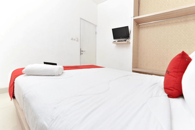 Bedroom 5, RedDoorz Plus near Alun Alun Malang, Malang