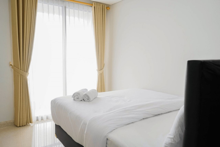 Best View and Comfy Studio Gold Coast Apartment By Travelio, North Jakarta
