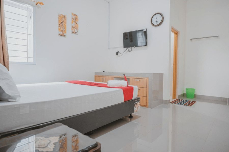 Bathroom 5, RedDoorz Syariah near Pahoman Lampung, Bandar Lampung