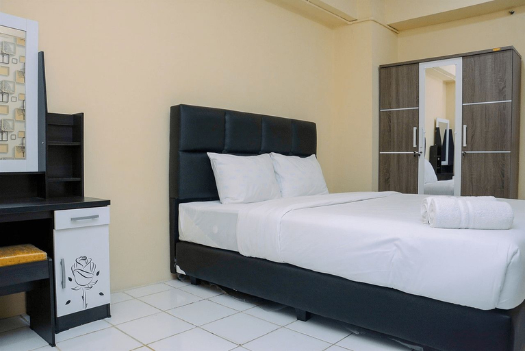 Bedroom 3, Minimalist and Stylish Studio Gading Nias Apartment By Travelio, North Jakarta